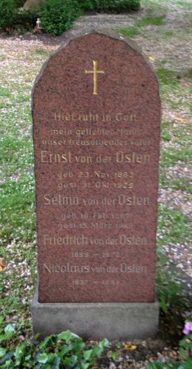 Grabstein Ernst von der Osten, Alter St. Matthäus Kirchhof, Berlin-Schöneberg
