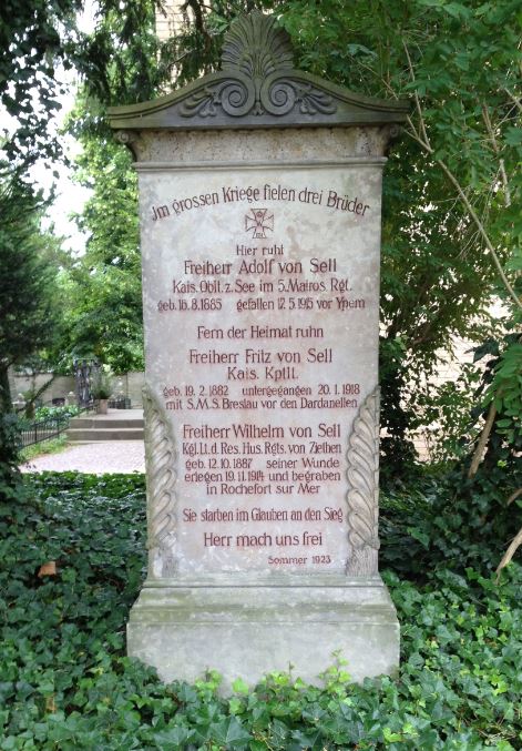 Grabstein Adolf Freiherr von Sell, Friedhof Bornstedt, Brandenburg