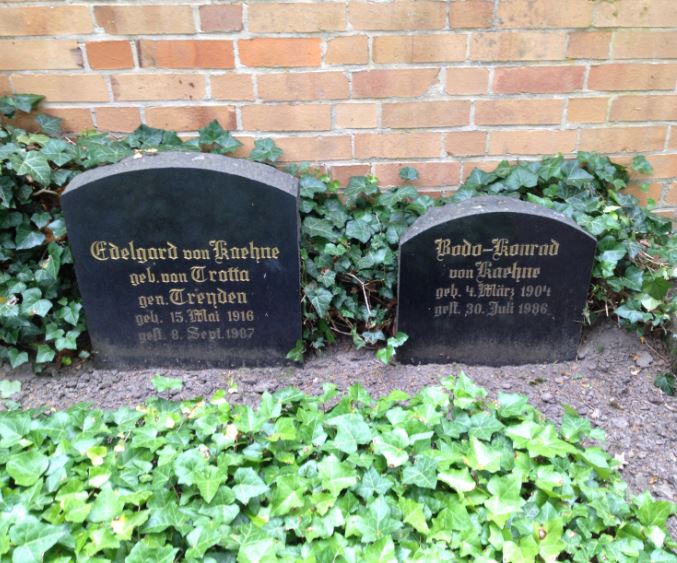 Grabstein Edelgard von Kaehne, geb. von Trotta genannt Treyden, Friedhof Bornstedt, Brandenburg
