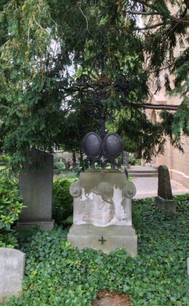 Gedenkstein Ernst von Kretschmann, Friedhof Bornstedt, Brandenburg