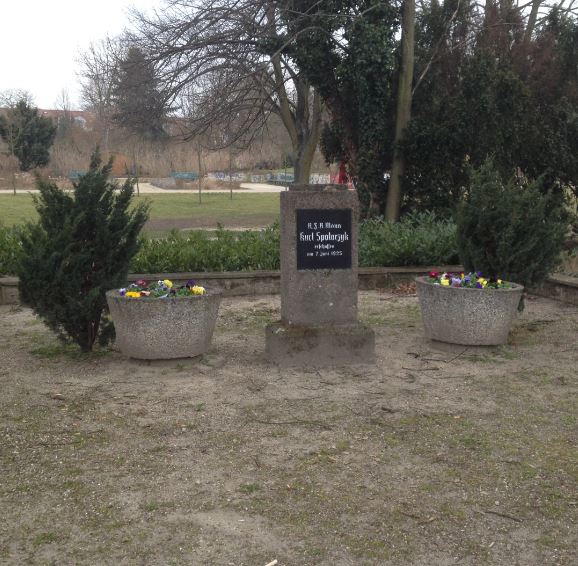 Gedenkstein für Kurt Spotaczyk in Teltow, Brandenburg