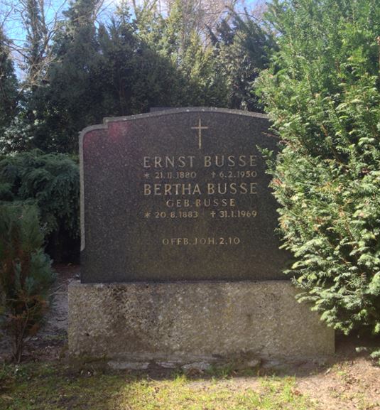 Grabstein Bertha Busse, geb. Busse, Friedhof Stahnsdorf, Brandenburg