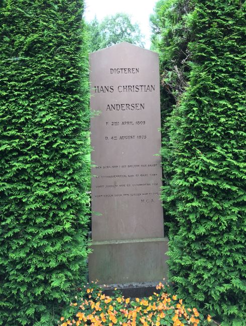 Grabstein Hans Christian Andersen, Assistenzfriedhof Kopenhagen, Dänemark