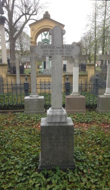 Grabstein Gustav von Rauch, Invalidenfriedhof Berlin, Deutschland