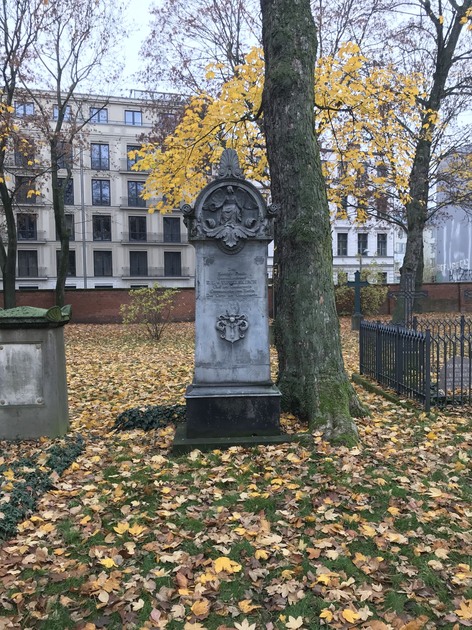 Grabstein Ernst Ludwig von Tippelskirch, Alter Garnisonfriedhof Berlin