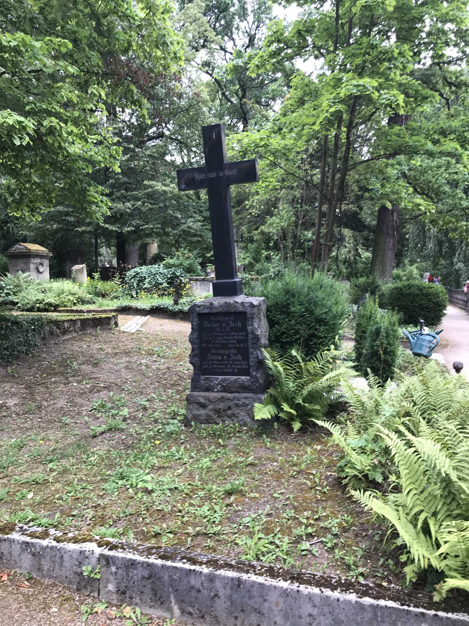 Grabstein Victor Reichsgraf von Zech, Hauptfriedhof Weimar, Thüringen, Deutschland