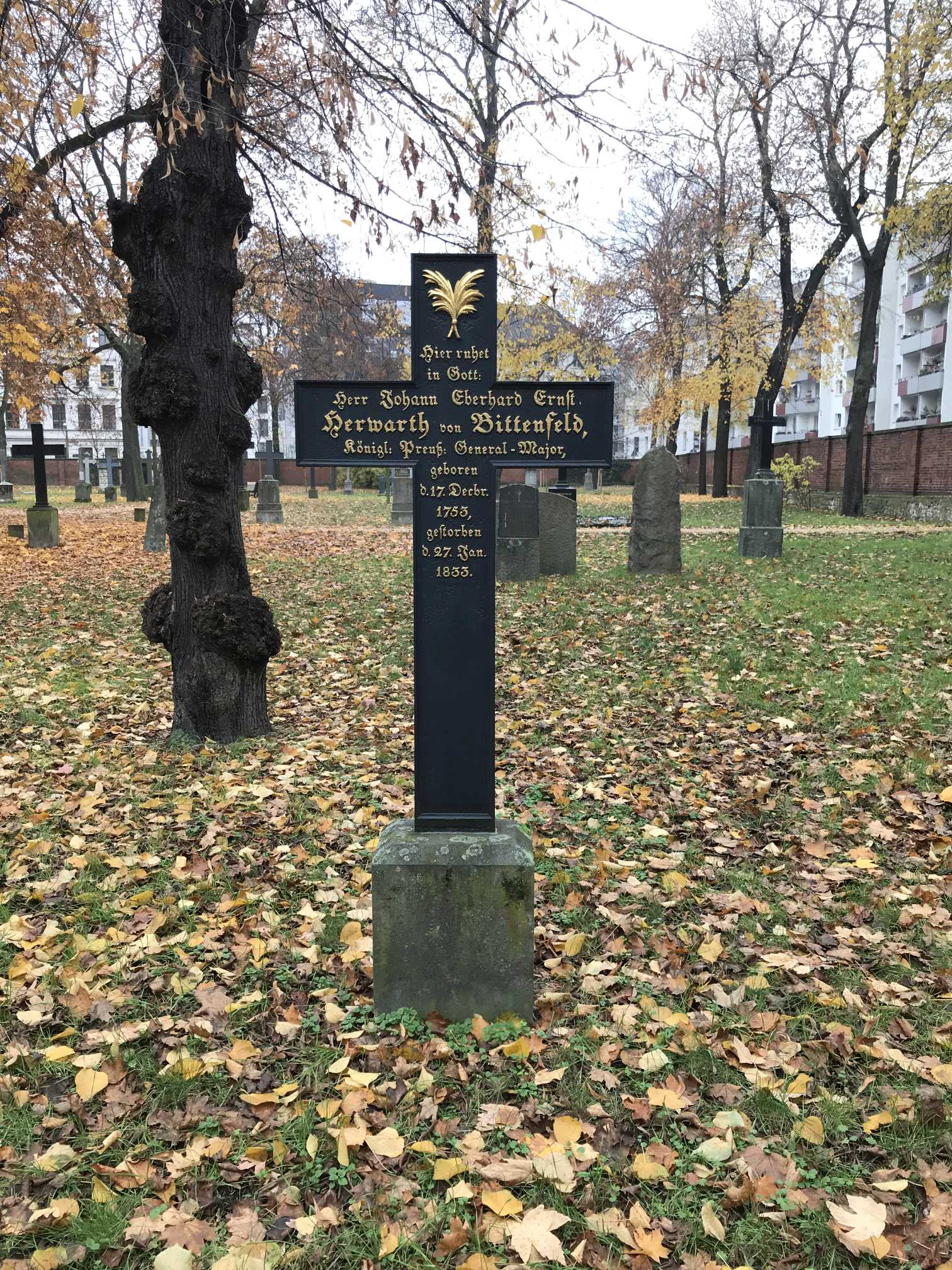 Grabstein Johann Eberhard Ernst Herwarth von Bittenfeld, Alter Garnisonfriedhof Berlin
