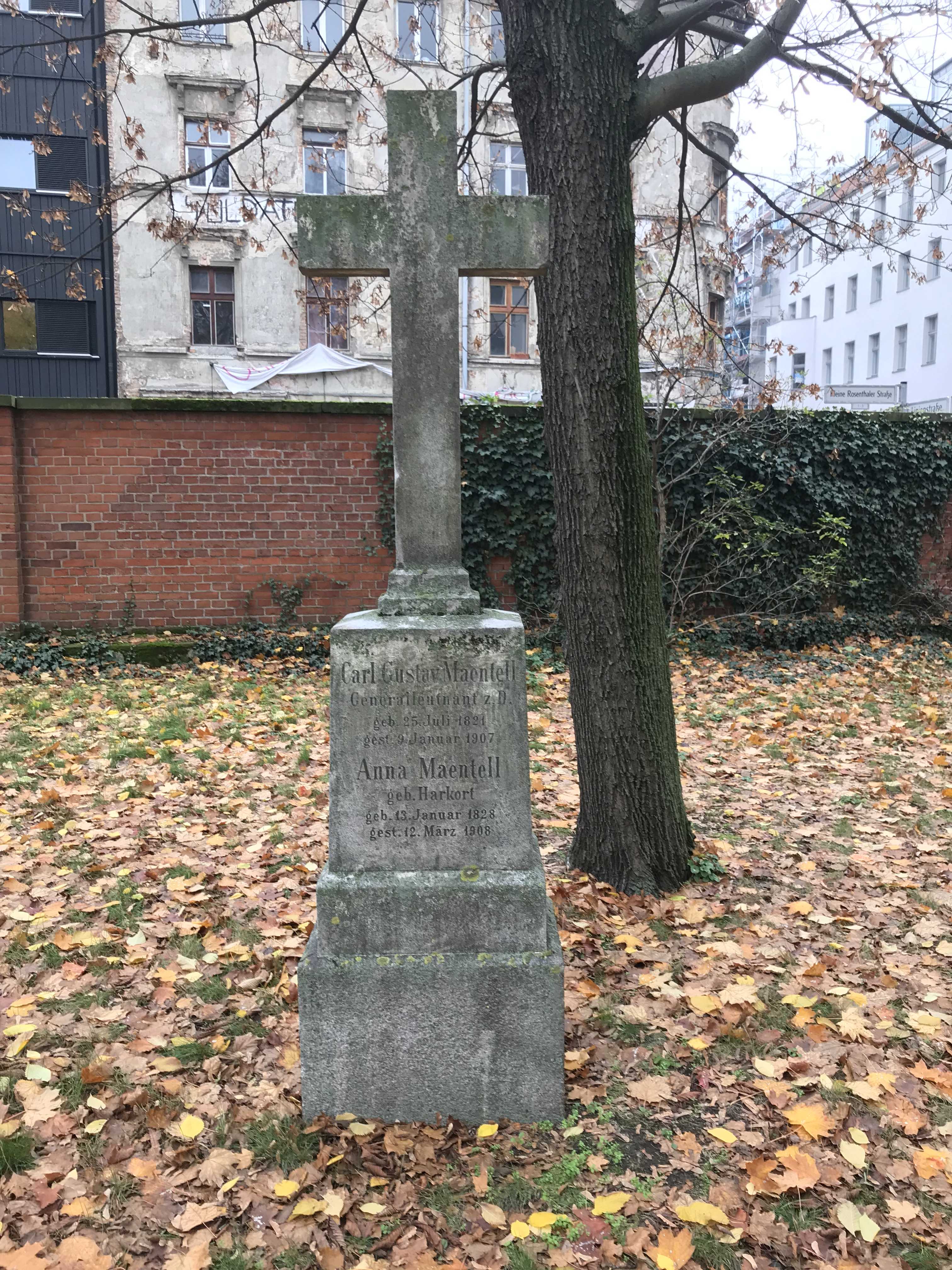 Grabstein Anna Maentell, geb. Harkort, Alter Garnisonfriedhof Berlin