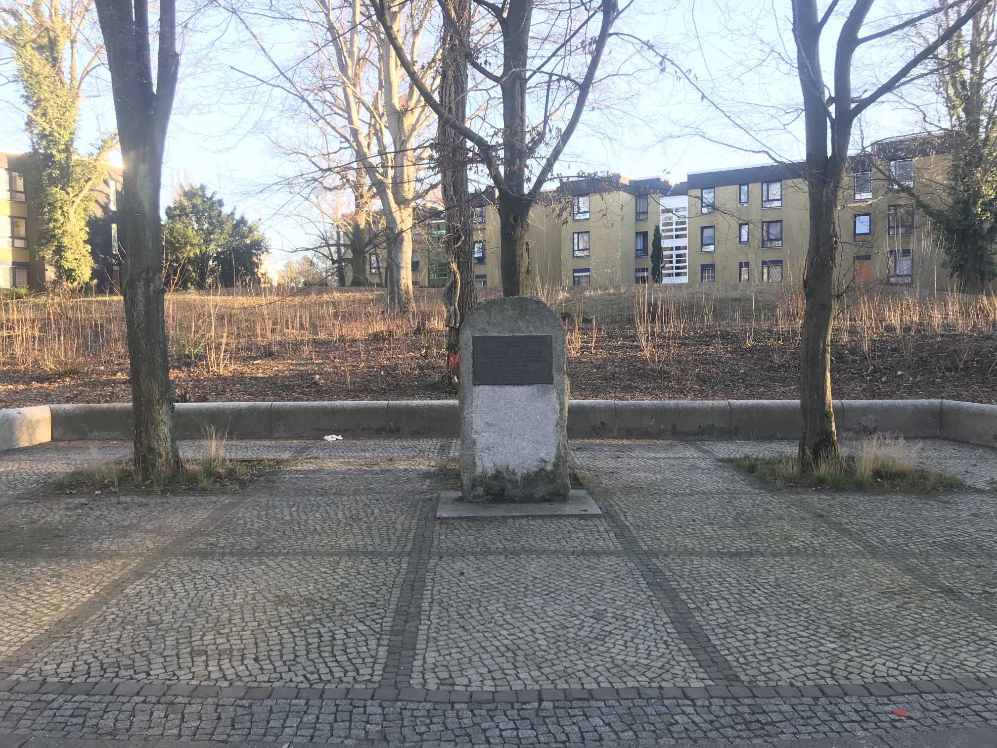Gedenkstein an die Ermordung von Walter Rathenau in Berlin-Grunewald