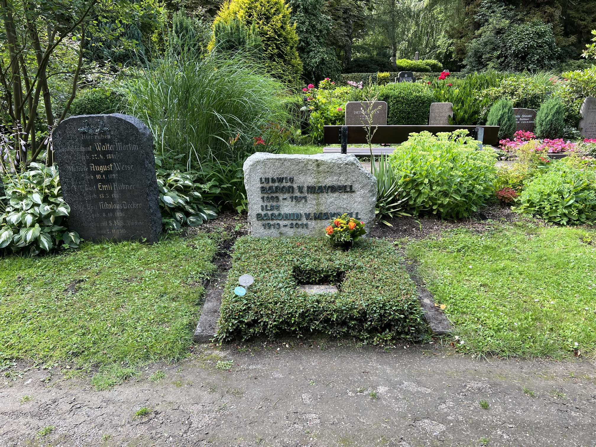 Grabstein Ludwig Baron von Maydell, Nordfriedhof, Kiel, Schleswig-Holstein