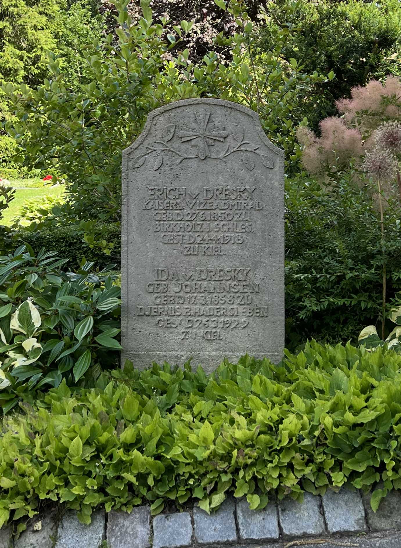 Grabstein Ida von Dresky, geb. Johannsen, Nordfriedhof, Kiel, Schleswig-Holstein