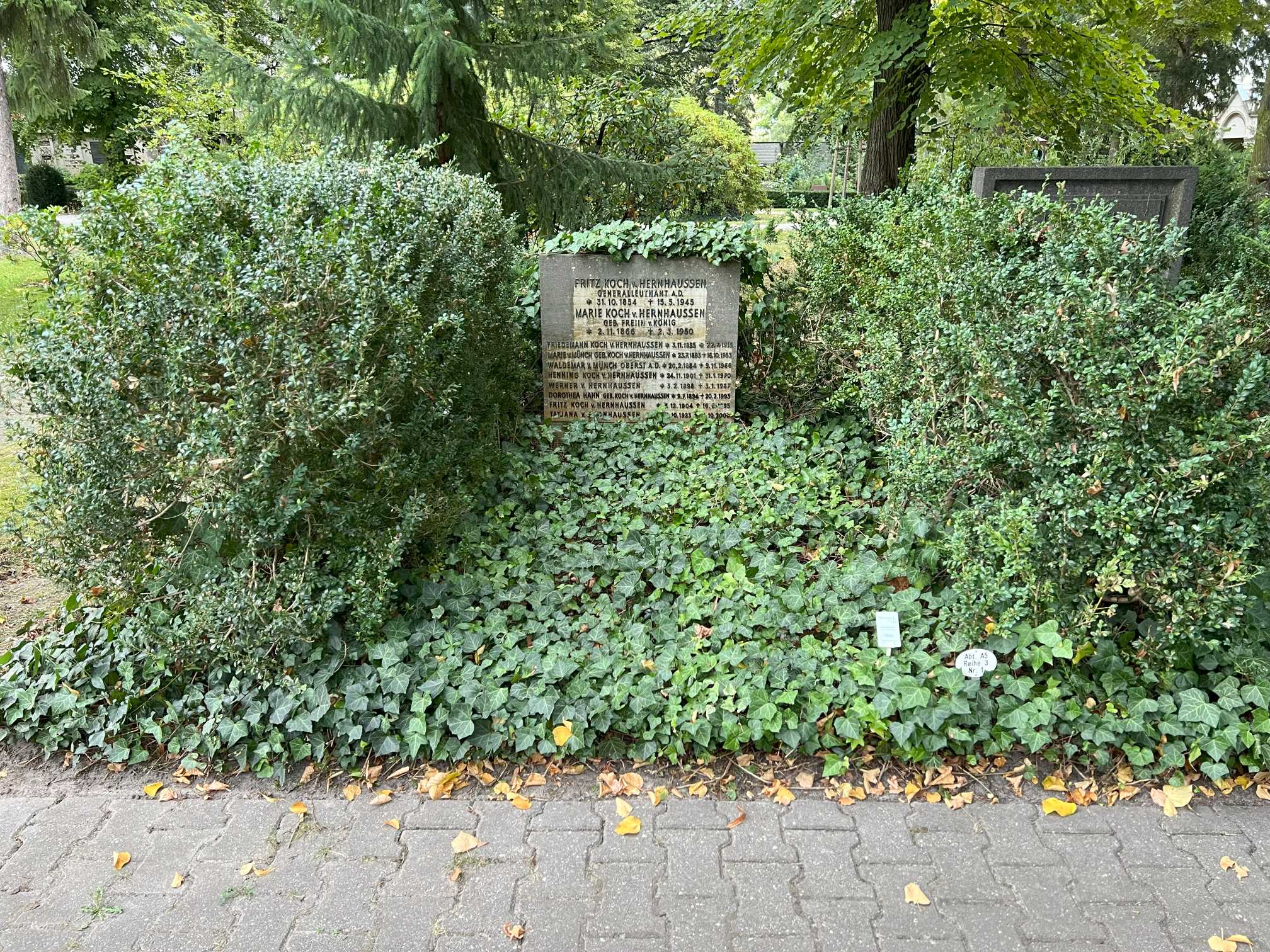 Grabstein Marie Koch von Hernhaussen, geb. Freiin von König, Friedhof Wilmersdorf, Berlin