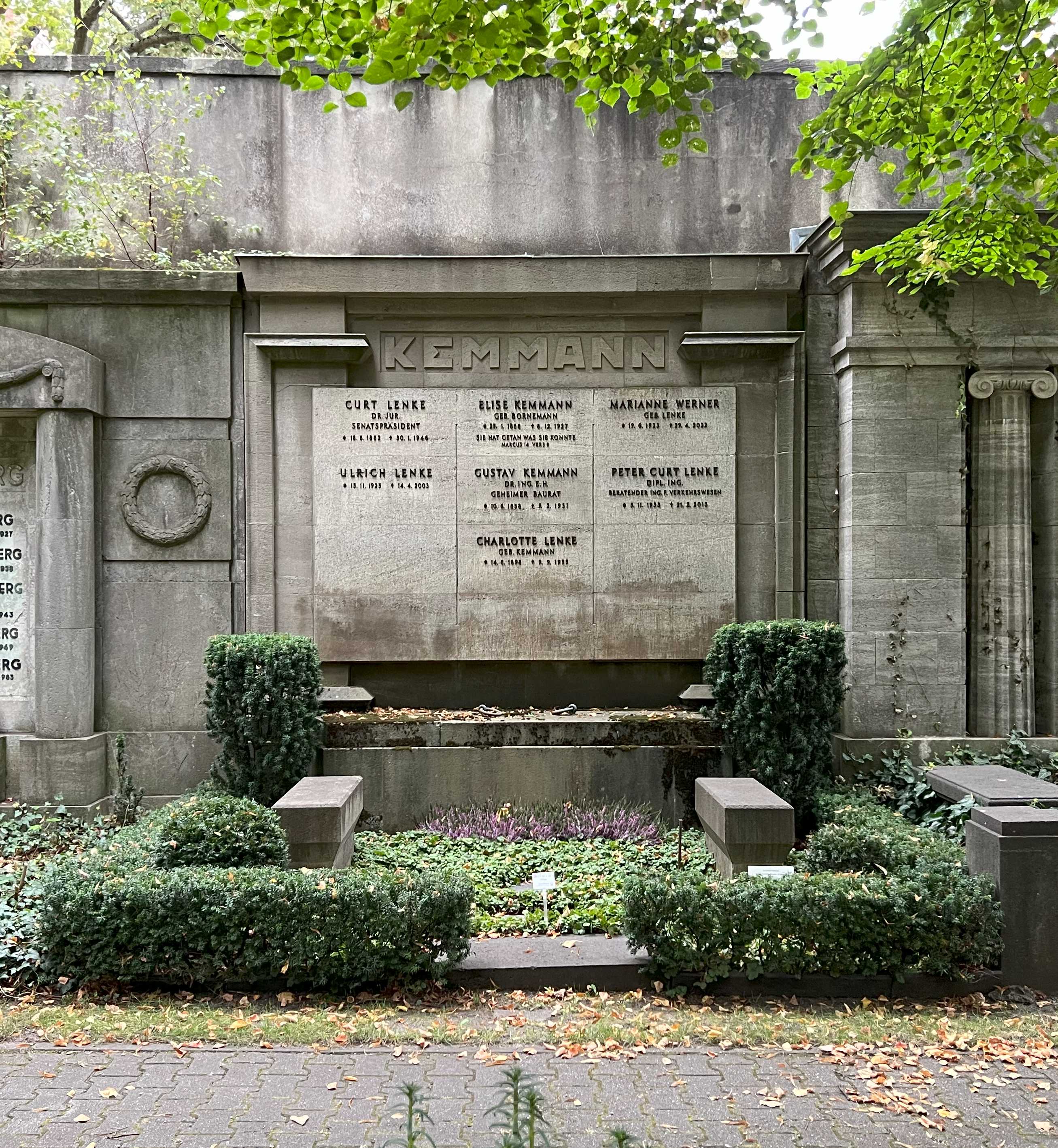 Grabstein Charlotte Lenke, geb. Kemmann, Friedhof Wilmersdorf, Berlin